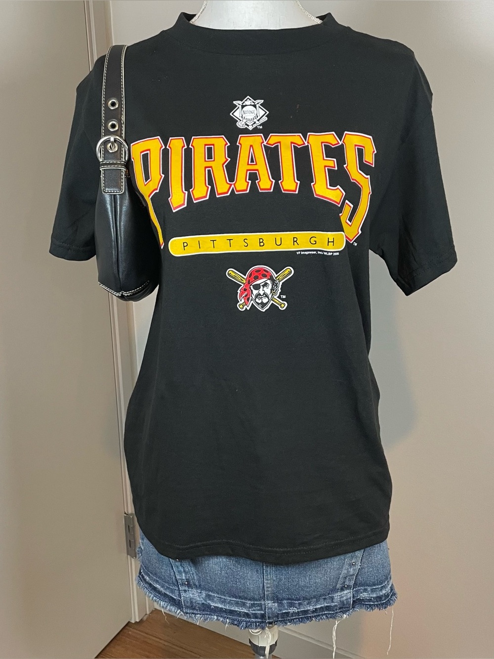 2006 Pittsburgh Pirates Lee Sports Baseball 100% Cotton Large 14/16 Shirt